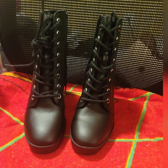 Primark Women's Black Leather Boots  Size 7 - Picture 3 of 12